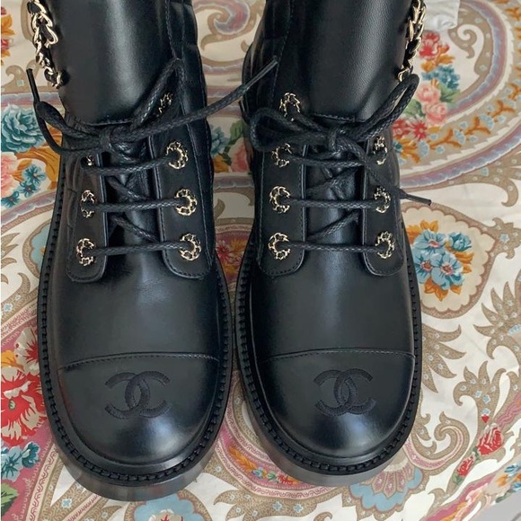 ⭐️Brand new Chanel quilted combat boots size 38⭐️ - Picture 2 of 5